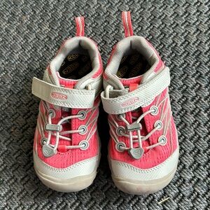 Keen US size 9 small kids non-marking Chandler CNX shoe.
